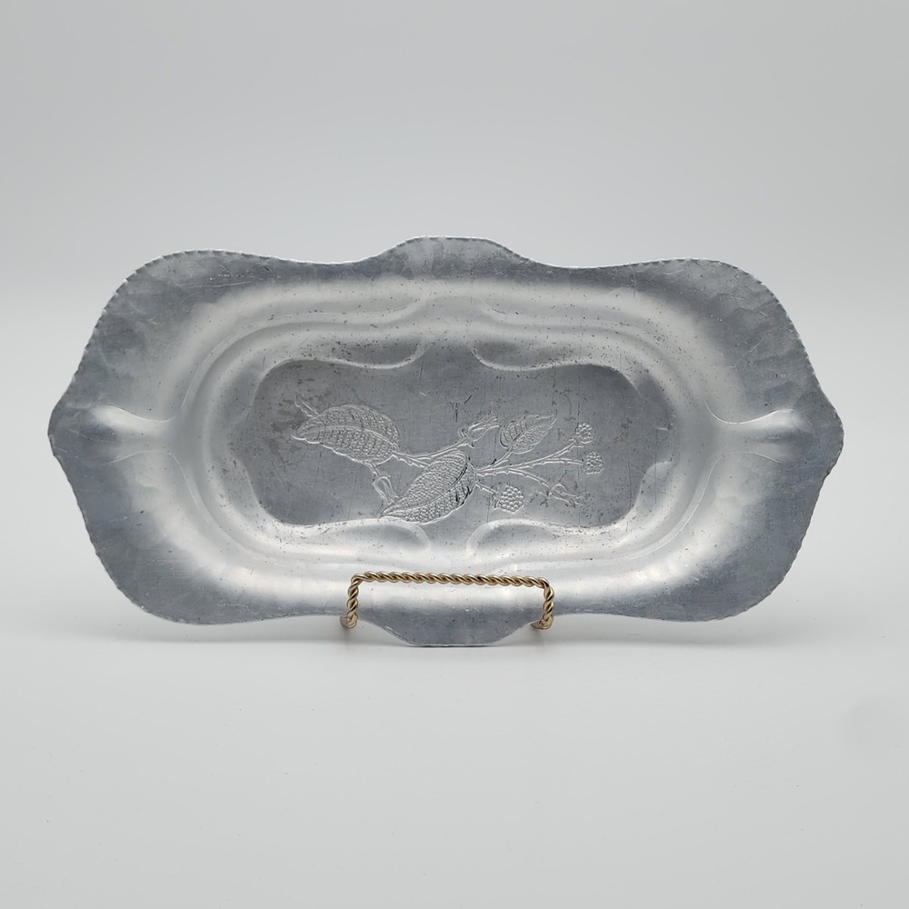 Vintage Wrought Farberware Hammered Aluminum Bread Serving Tray 13.25" Berries